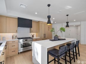 410 2nd Street A, Kirkland WA 98033