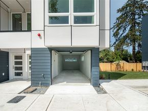 12225 Roseberg Avenue S 7, Seattle WA 98168