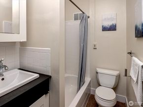 115 Bellevue Avenue E 105, Seattle WA 98102