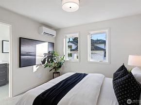 8017 126th Avenue NE B, Kirkland WA 98033