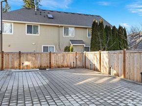 8017 126th Avenue NE B, Kirkland WA 98033