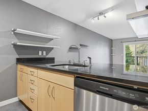 840 NE 125th Street NE 304, Seattle WA 98125