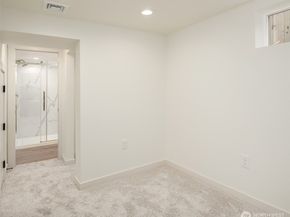 12517 22nd Avenue NE, Seattle WA 98125