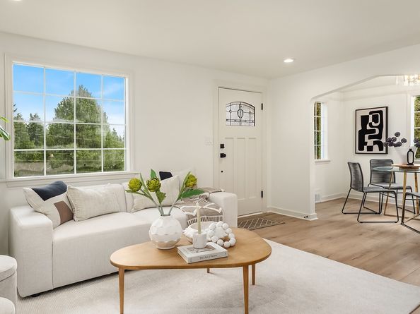 12517 22nd Avenue NE, Seattle WA 98125