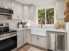 12517 22nd Avenue NE, Seattle WA 98125