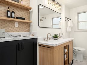 12517 22nd Avenue NE, Seattle WA 98125