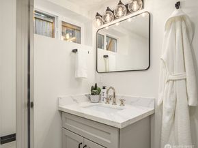 12517 22nd Avenue NE, Seattle WA 98125