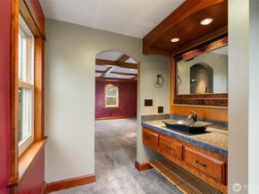 1600 27th Avenue, Seattle WA 98122