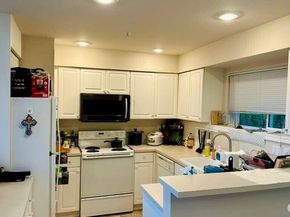 2960 142nd Place SE 2, Bellevue WA 98007