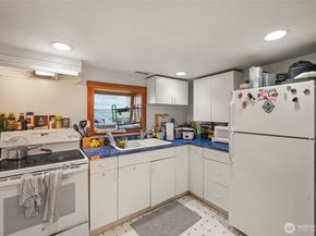 341 NE 51st Street, Seattle WA 98105