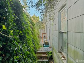 341 NE 51st Street, Seattle WA 98105