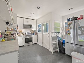 341 NE 51st Street, Seattle WA 98105