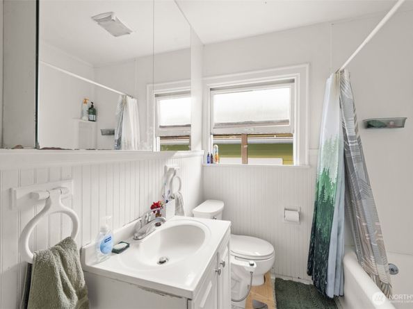 341 NE 51st Street, Seattle WA 98105