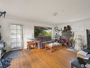 341 NE 51st Street, Seattle WA 98105