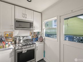 341 NE 51st Street, Seattle WA 98105