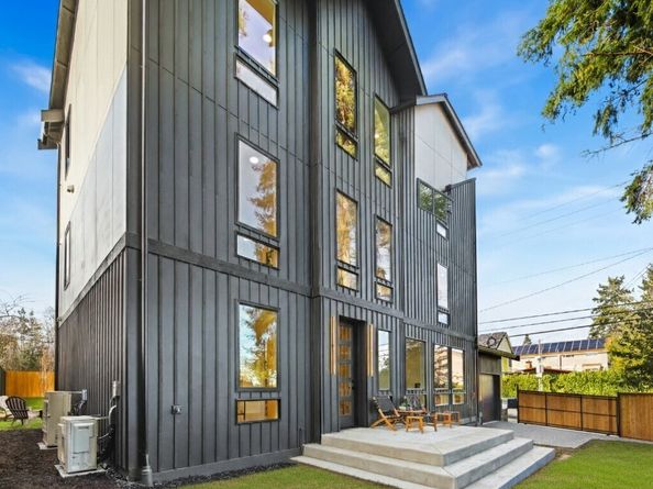 7358 33rd Avenue NE, Seattle WA 98115