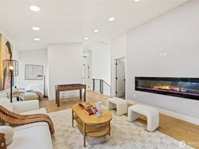 7358 33rd Avenue NE, Seattle WA 98115