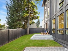 7358 33rd Avenue NE, Seattle WA 98115