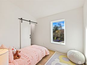 7358 33rd Avenue NE, Seattle WA 98115