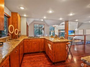 11011 NE 140th Street, Kirkland WA 98034