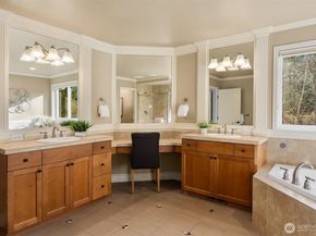 27135 SE 13th Street, Sammamish WA 98075