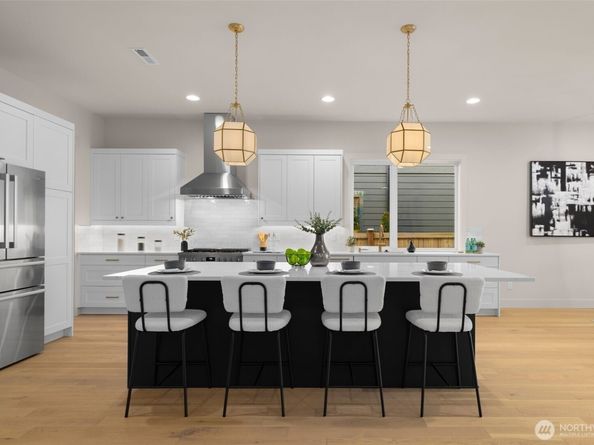 7010 NE 134th Street, Kirkland WA 98034