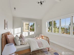 6807 54th Avenue NE, Seattle WA 98115