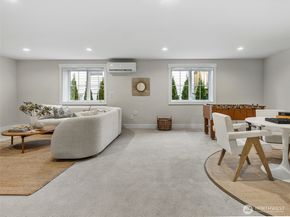 6807 54th Avenue NE, Seattle WA 98115