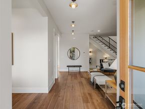 6807 54th Avenue NE, Seattle WA 98115