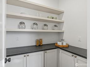 6807 54th Avenue NE, Seattle WA 98115