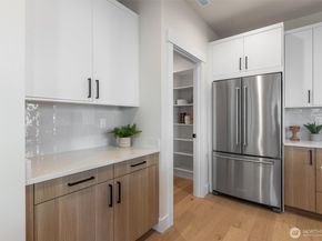 33 213th Place SW, Bothell WA 98021