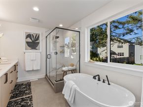 33 213th Place SW, Bothell WA 98021