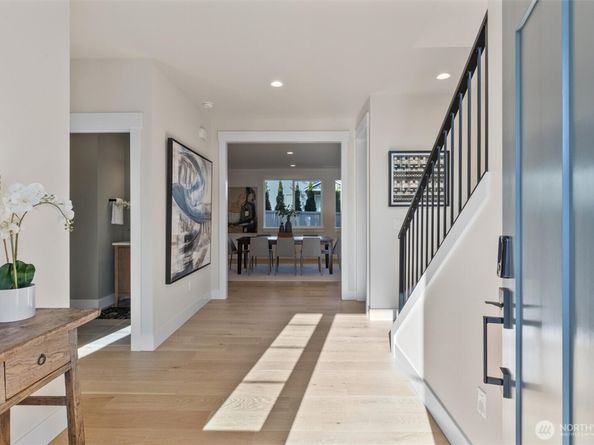 33 213th Place SW, Bothell WA 98021