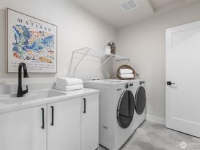 33 213th Place SW, Bothell WA 98021