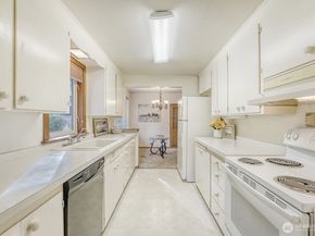 16436 16th Avenue SW, Burien WA 98166