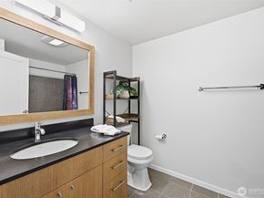 76 Cedar Street 807, Seattle WA 98121