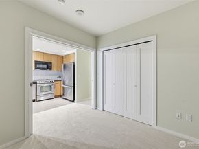 76 Cedar Street 807, Seattle WA 98121