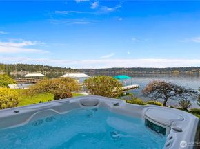 842 W Lake Sammamish Parkway SE, Bellevue WA 98008