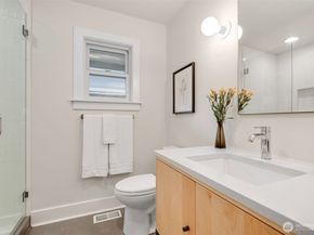 926 19th Avenue E, Seattle WA 98112