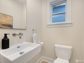 926 19th Avenue E, Seattle WA 98112