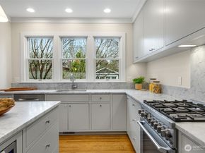 926 19th Avenue E, Seattle WA 98112