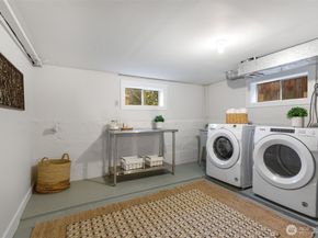 926 19th Avenue E, Seattle WA 98112