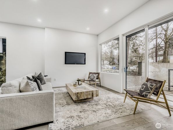 1114 26th Avenue C, Seattle WA 98122