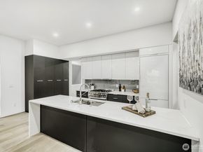 1114 26th Avenue C, Seattle WA 98122