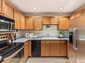 2350 10th Avenue E 227, Seattle WA 98102