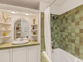 2350 10th Avenue E 227, Seattle WA 98102