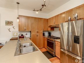 1840 25th Avenue NE 204, Issaquah WA 98029