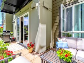 1840 25th Avenue NE 204, Issaquah WA 98029