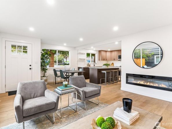 8418 31st Avenue SW, Seattle WA 98126