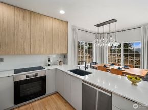 18638 NE 55th Way LL1863, Redmond WA 98052